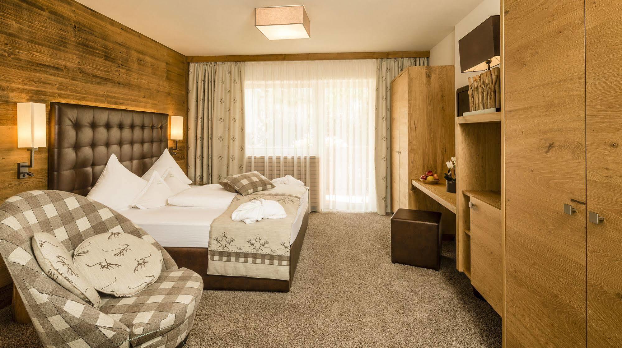 DolceVita Hotel Jagdhof Laces Esterno foto